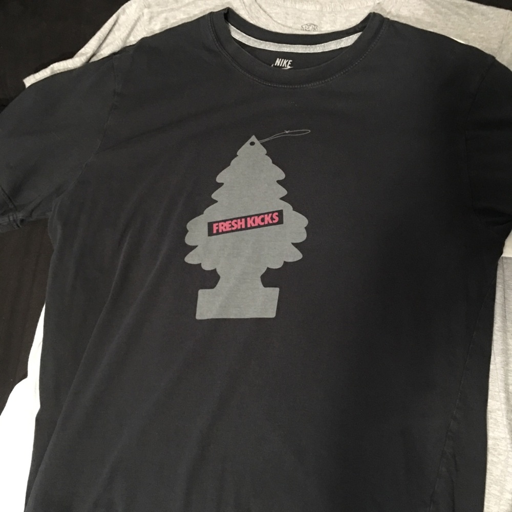 Preowned Nike “Fresh Kicks” tee large